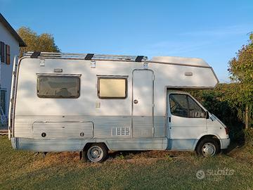 camper Laika , motore Ford aspirato , 6 posti  