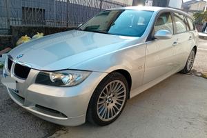 BMW 320 Autom. Telefonare Prima mano 113mila km...