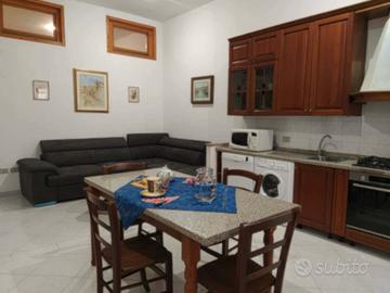 Via Azuni bivano arredato