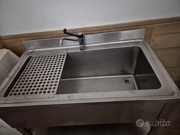 Lavello e tavolo da lavoro acciaio