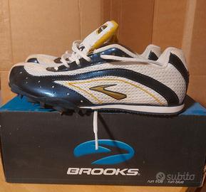 Scarpe per pista atletica