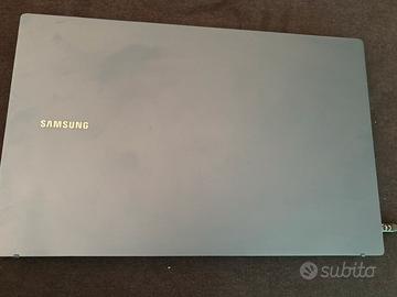 Samsung Galaxy Book I5 15" 8GB RAM 512+256 GB ssd