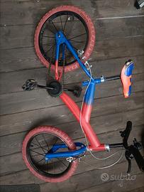 Bimbo vende bicicletta / MTB / bicicletta bambino 