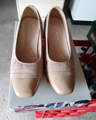 Scarpe con tacco 