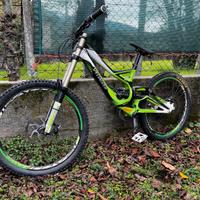 Specialized demo 8