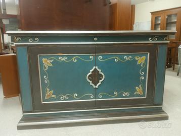 CREDENZA IN LEGNO LACCATO INVECCHIATO