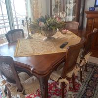 Tavolo con 6 sedie in rattan antico