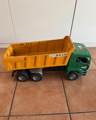 Camion giocattolo