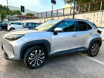 Toyota yaris cross trend con pacchetto confort