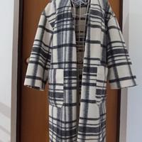 Cappotto donna a quadri Stradivarius 