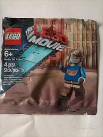 LEGO  MOVIE RADIO DJ ROBOT  5002203 RARO