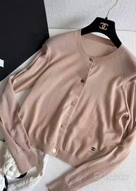 Cardigan ultra sottile.