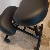 Sgabello svedese metallo e similpelle