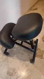 Sgabello svedese metallo e similpelle