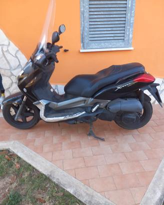 Yamaha xmax 250