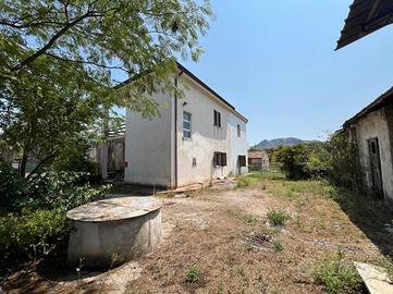 CASA SEMINDIPENDENTE A CASSINO