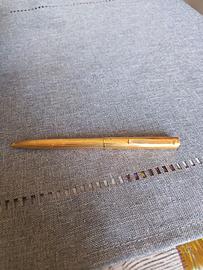Penna sfrera Shaffer placata oro