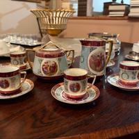 Servizio in porcellana decorata