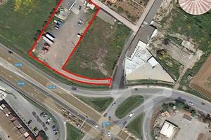 Assemi SS 130 locale commerciale con magazzino