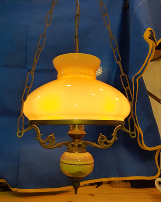 Coppia lampadari ottone con vetro opalino anni 20