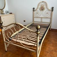 Letto singolo con rete