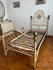 Letto singolo con rete