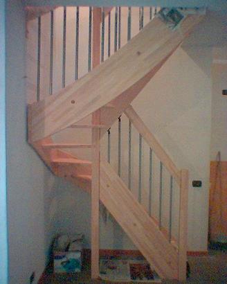 Scala da interno in legno lamellare
