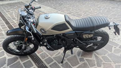 BRIXTON 500 XC, A 3000€
