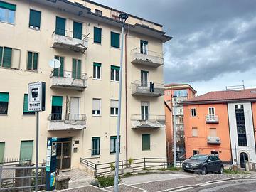 Appartamento luminoso Discesa San Gerardo 35