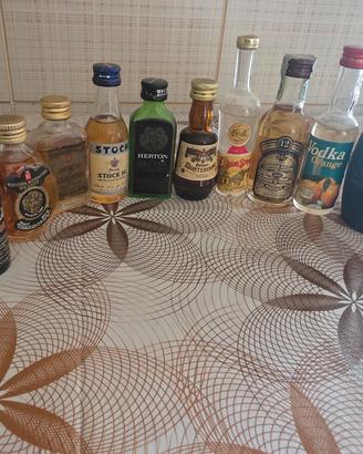 bottigliette di liquore 
