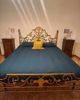 Letto struttura in ottone satinato