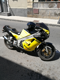Per amatori. Yamaha FZR 1000 colore Giallo / Nero