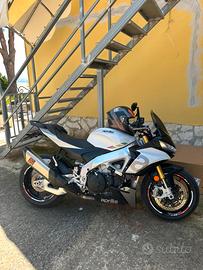Aprilia tuono V4