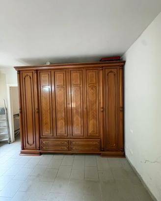 Armadio classico 6 ante in legno noce