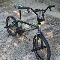 BMX bicicletta