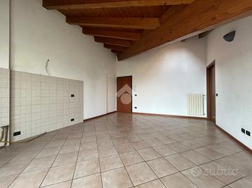 3 LOCALI A TERNO D'ISOLA