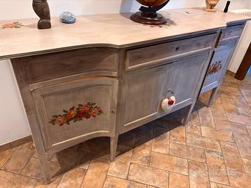 Mobile credenza in legno massello in stile shabby