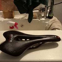 Sella Astute pilarga carbon