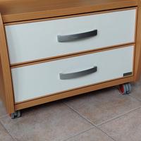 Comodino Moretti Compact con ruote