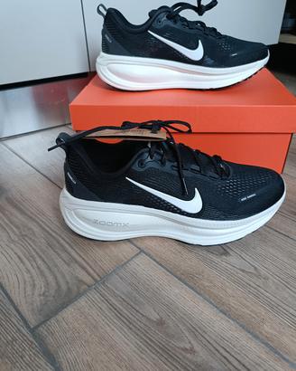 Nike Vomero 18 