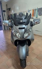 Suzuki Burgman 650 – Pari al nuovo, soli 10.170 km