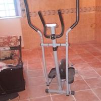 Attrezzo ginnico per l'allenamento casalingo