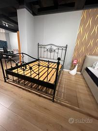 Letto matrimoniale in ferro battuto