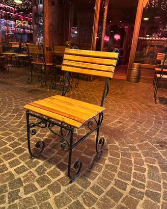 Sedie in legno e ferro battuto