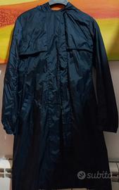 Impermeabile leggero con cappuccio 