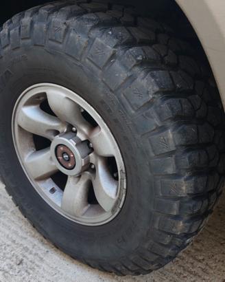 BF Goodrich Mud Terrain 285/75 r16 (5 gomme)