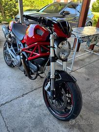 Ducati monster 696