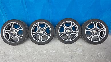 Cerchi in lega 17" gommate nuove Alfa Romeo Mito