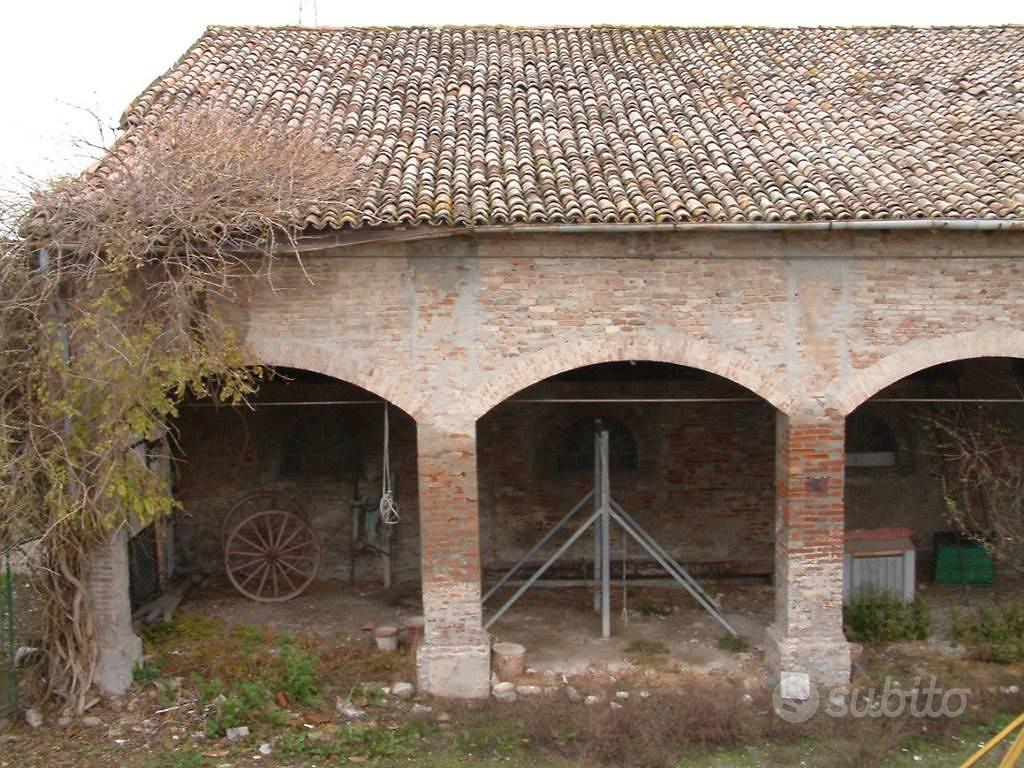 Rustico / Casale di 430 m² con più di 5 locali a N - Vista 3