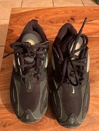 Scarpe sportive Nike color nero misura 36,5